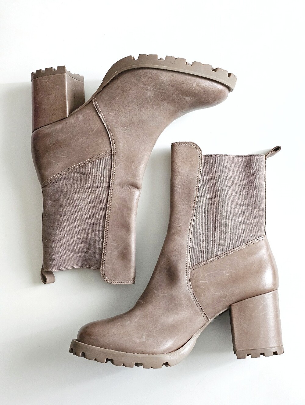 Schutz Billie Taupe Leather Chelsea Lug Sole Block Heel Boots Women’s 11B